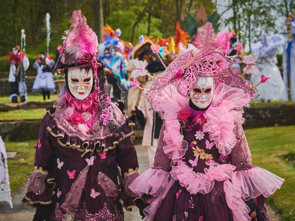 Les costumes de Venie aux jardins d’annevoie 2017 – 110 mm – Les costumes de Venise aux jardins d annevoie 2017 NIKON D800E 110 mm 6.32076 – avr. 30 2017 – NIKON D800E