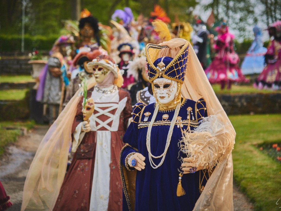 Les costumes de Venie aux jardins d’annevoie 2017 – 120 mm – Les costumes de Venise aux jardins d annevoie 2017 NIKON D800E 120 mm 42121 – avr. 30 2017 – NIKON D800E