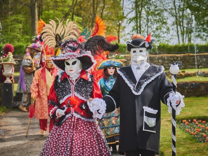 Les costumes de Venie aux jardins d’annevoie 2017 – 120 mm – Les costumes de Venise aux jardins d annevoie 2017 NIKON D800E 120 mm 6.32034 – avr. 30 2017 – NIKON D800E