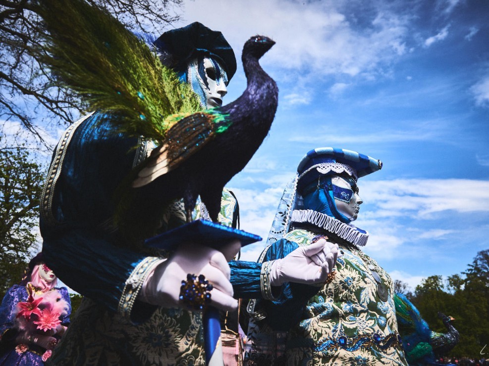 Les costumes de Venie aux jardins d’annevoie 2017 – 28 mm – Les costumes de Venise aux jardins d annevoie 2017 NIKON D800E 28 mm 5.62549 – avr. 30 2017 – NIKON D800E