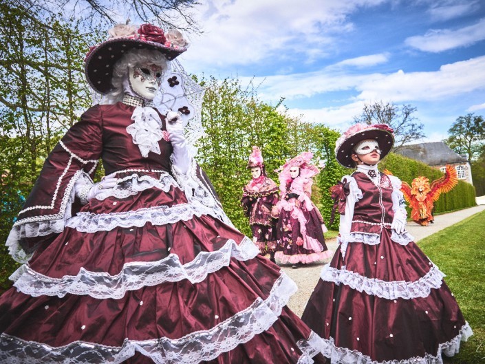 Les costumes de Venie aux jardins d’annevoie 2017 – 28 mm – Les costumes de Venise aux jardins d annevoie 2017 NIKON D800E 28 mm 7.12284 – avr. 30 2017 – NIKON D800E