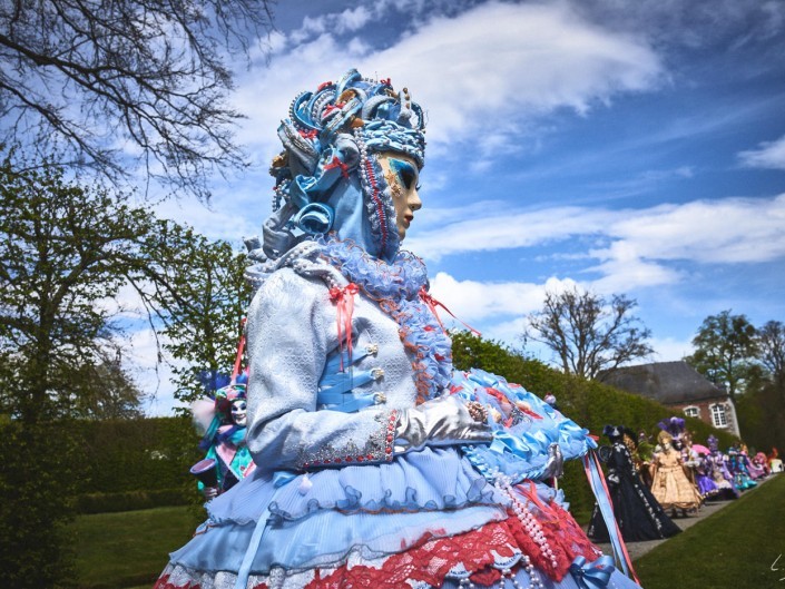 Les costumes de Venie aux jardins d’annevoie 2017 – 32 mm – Les costumes de Venise aux jardins d annevoie 2017 NIKON D800E 32 mm 7.12392 – avr. 30 2017 – NIKON D800E