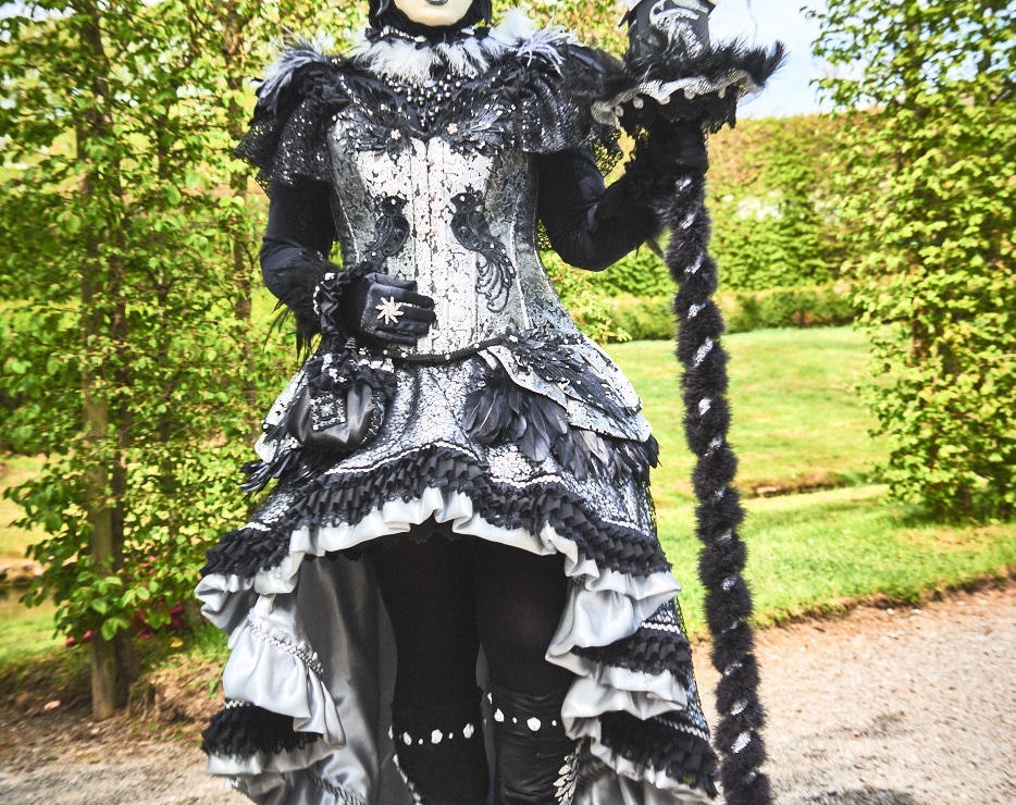 Les costumes de Venie aux jardins d’annevoie 2017 – 50 mm – Les costumes de Venise aux jardins d annevoie 2017 NIKON D800E 50 mm 5.62417 – avr. 30 2017 – NIKON D800E