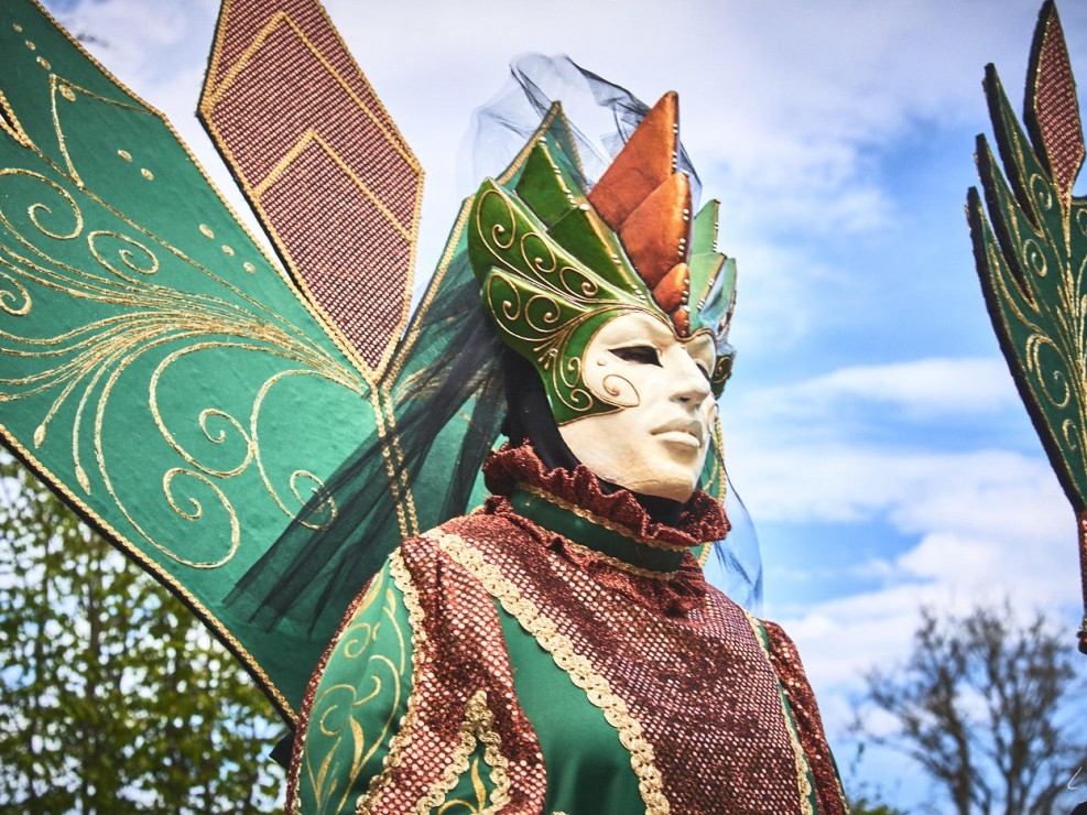 Les costumes de Venie aux jardins d’annevoie 2017 – 66 mm – Les costumes de Venise aux jardins d annevoie 2017 NIKON D800E 66 mm 7.12291 – avr. 30 2017 – NIKON D800E